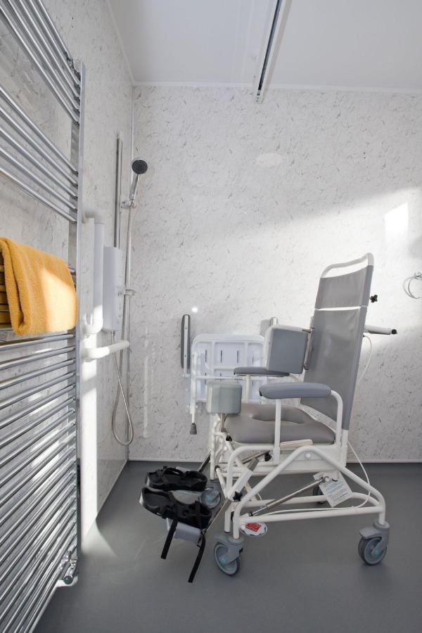 Hilda'S Retreat Accessible Wheel Chair Friendly With Hoist Poole Exterior photo