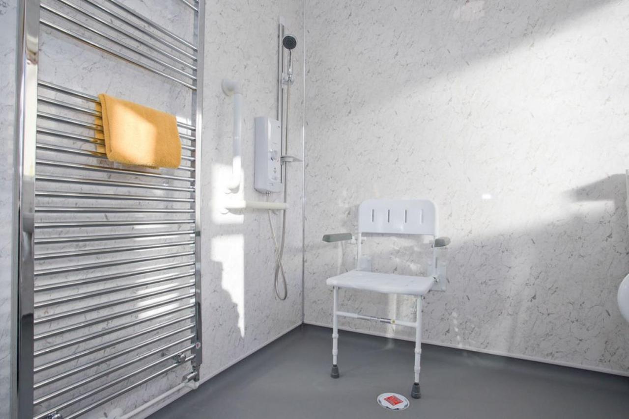 Hilda'S Retreat Accessible Wheel Chair Friendly With Hoist Poole Exterior photo