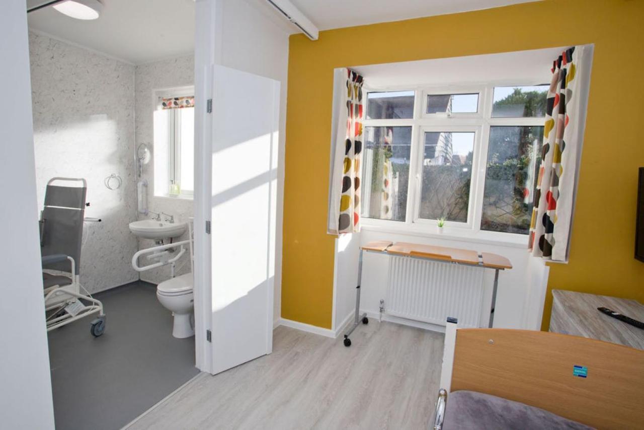 Hilda'S Retreat Accessible Wheel Chair Friendly With Hoist Poole Exterior photo