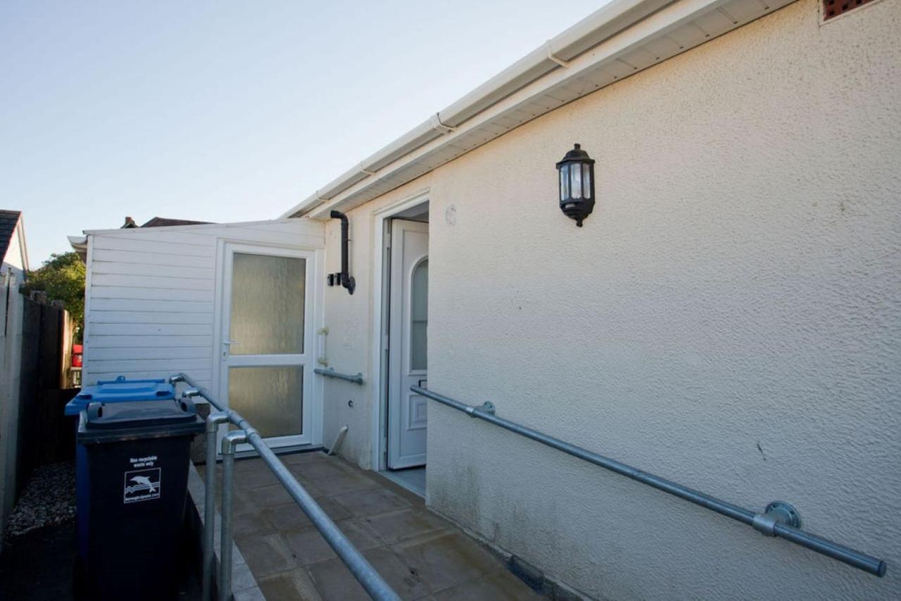 Hilda'S Retreat Accessible Wheel Chair Friendly With Hoist Poole Exterior photo